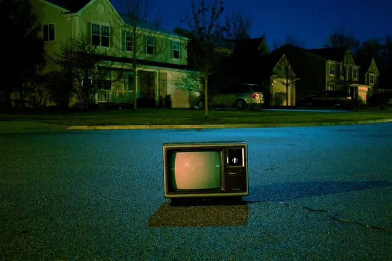 밤에 TV 볼 때 눈이 덜 피로한 화면 설정값